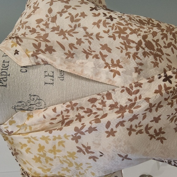 BCBGMaxAzria Cream And Brown 100% Silk Wrap Mini Dress - Size Medium - Picture 5 of 7